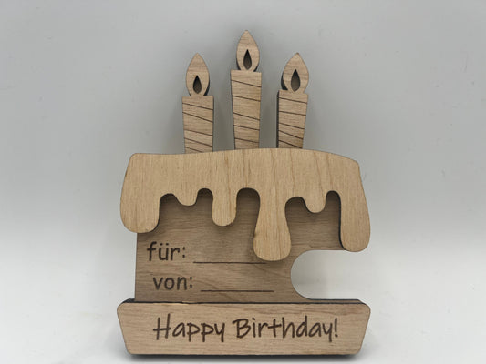 Holztorte mit Happy Birthday Gravur als Gutschein- oder Geldscheinhalter, ideal für Geburtstage.