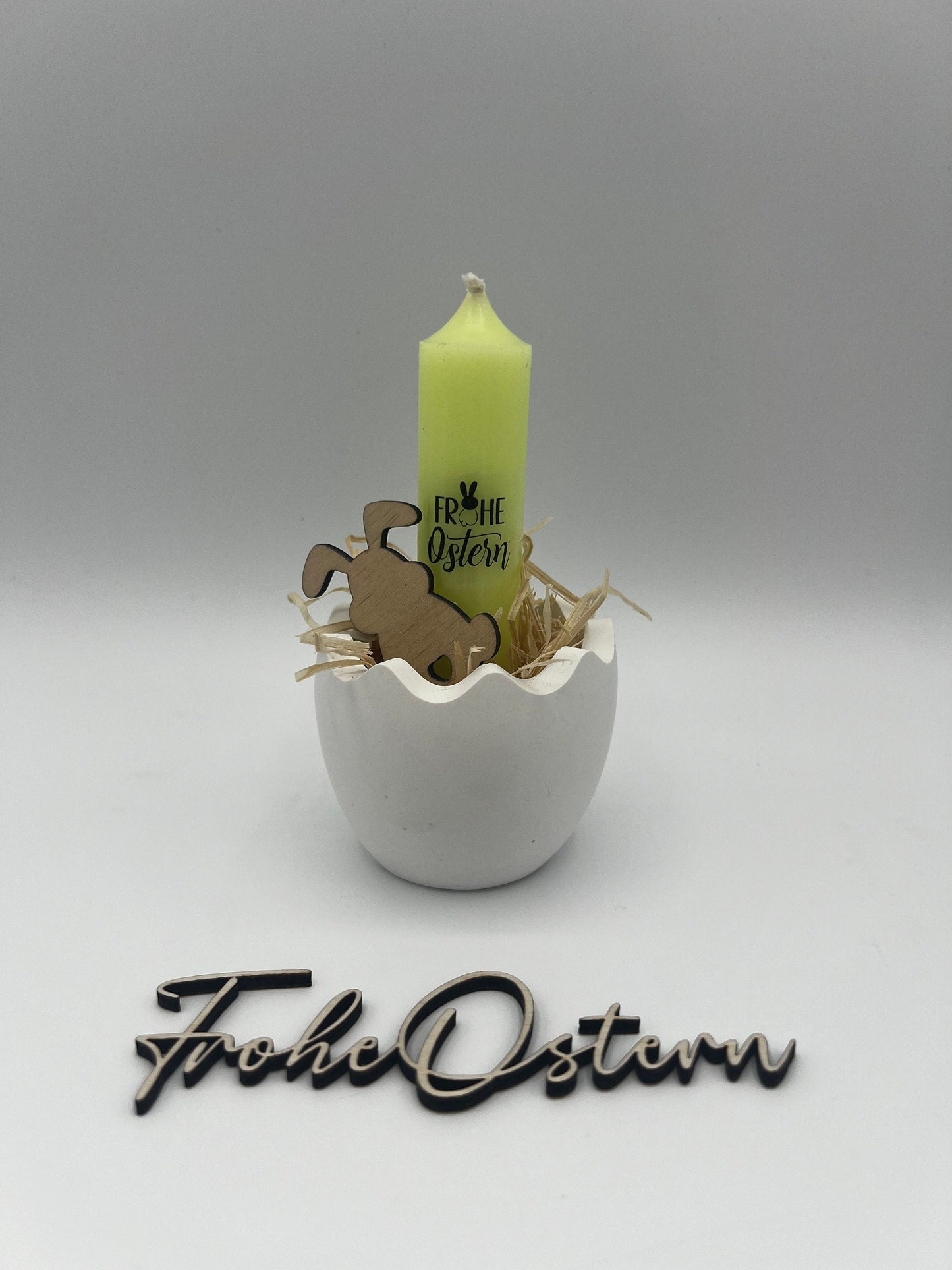 Oster Mitbringsel / Ostergeschenk/ Osterdekoration/ Geschenk aus Raysin mit Kerze/ Geschenk zu Ostern/ Eierschale mit Kerzenhalter / Dekoschuppen