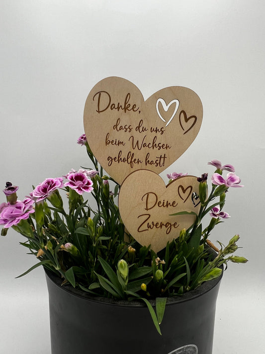 Blumenstecker aus Holz mit personalisiertem Text: "Danke, dass du uns beim Wachsen geholfen hast". Perfekt als Abschiedsgeschenk für Erzieher und Lehrer.